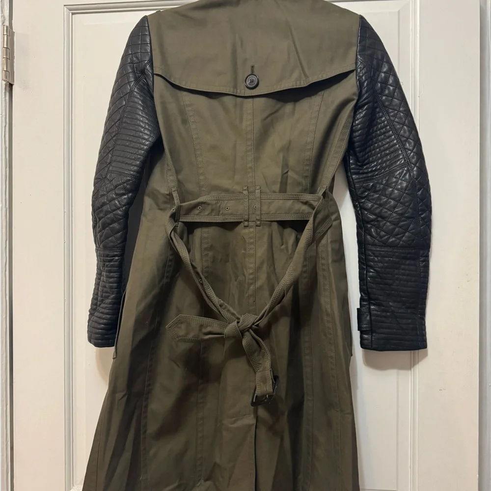 Burberry Green and leather sleeve with black and white classic pattern inside - Picture 7 of 7